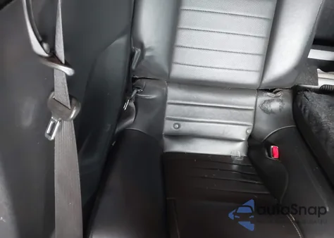 2014 Ford Mustang V6 Premium z USA, uszkodzony, nr VIN 1ZVBP8AMXE5310670